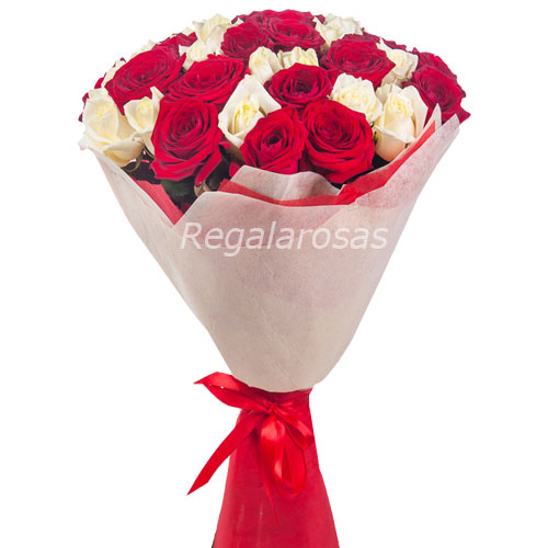 ramo circular con 25 rosas rojas y 25 rosas blancas a domicilio en santiago